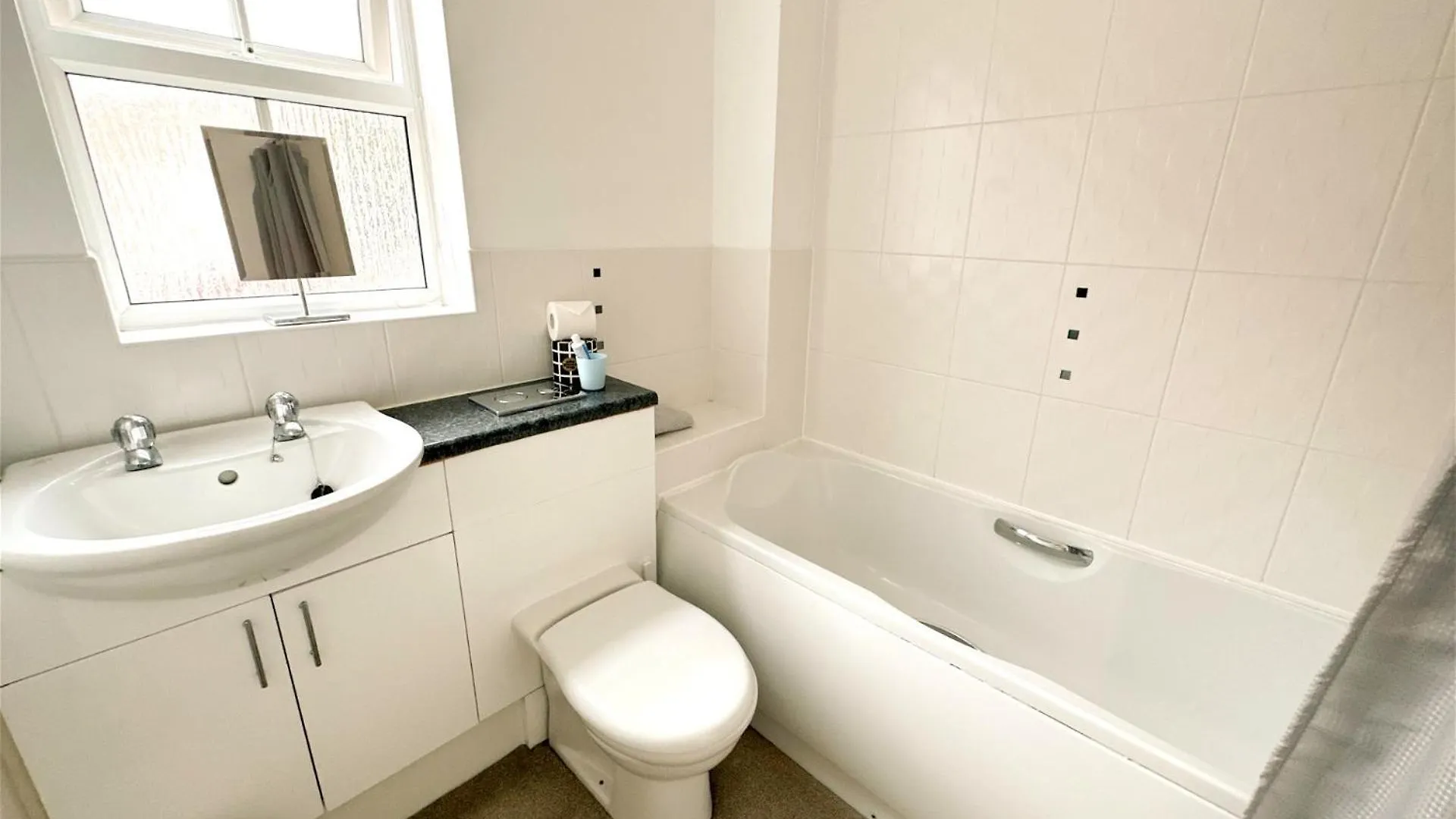 Casa de Férias Stylish Village Townhouse W/ Parking - Near Leeds & York Reino Unido